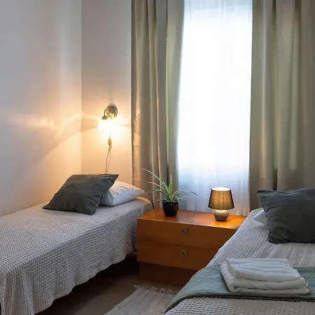 3 Bedrooms House With Garden Apartament