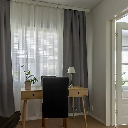 3 Bedrooms House With Garden شقة *