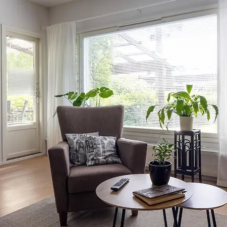 3 Bedrooms House With Garden راوما