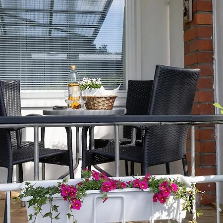 3 Bedrooms House With Garden شقة